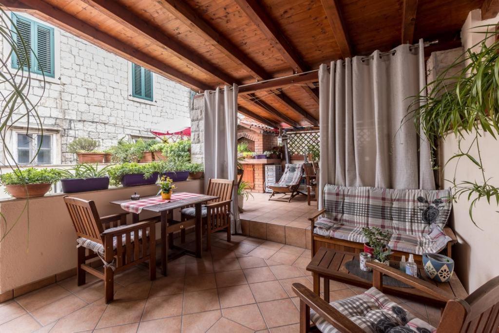 Apartments And Rooms Villa Lina Split Quarto foto