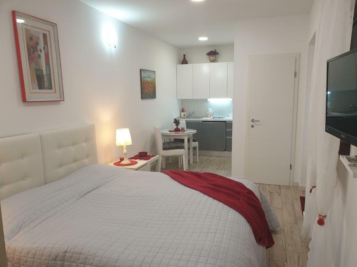 Apartments And Rooms Villa Lina Split Exterior foto